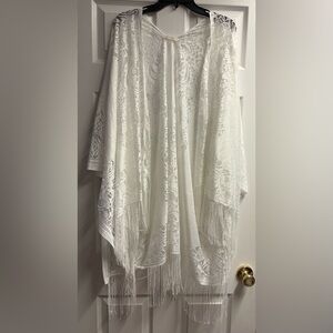 NWOT Do Everything In Love Boho Lace Kimono W/ Fringe One Size